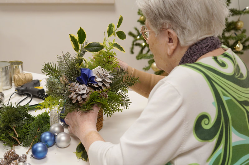 Brambor Pflegedienstleistungen kurzzeitpflege weihnachten klienten basteln deko