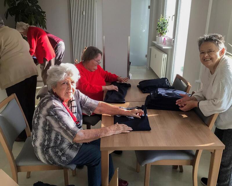 brambor pflegedienst mitarbeiterkleidung tagespflege senioren helfen