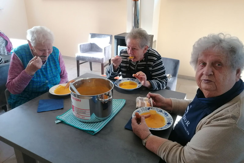 brambor pflegedienst betreutes wohnen kochen klienten karotten kürbis suppe zeit zusammen