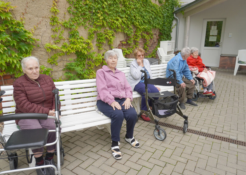 Brambor Pflegedienstleistungen Betreutes Wohnen Klienten Senioren Waldheim Musik 2020