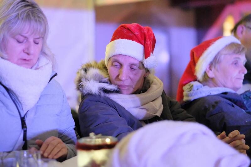 brambor pflegedienstleistungen mitarbeiter weihnachtsfeier ossig singen brambor song