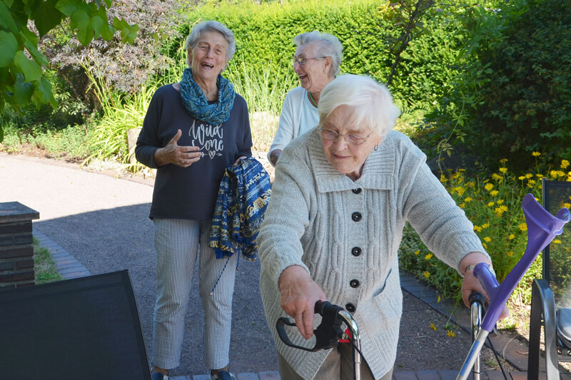 brambor pflegedienstleistungen tagespflege kurzzeitpflege senioren aktiv  ruederpark rosswein