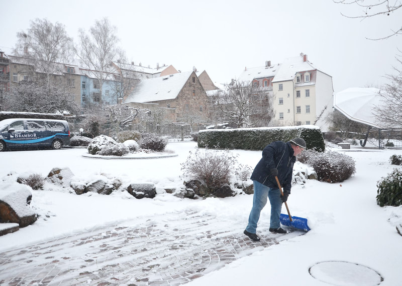 Brambor Pflegedienst mitarbeiter team villa zum ruederpark winter rosswein 2021