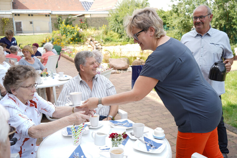 Brambor pflegedienst betreutes wohnen ostrau sommerfest 2021 kaffee und kuchen 