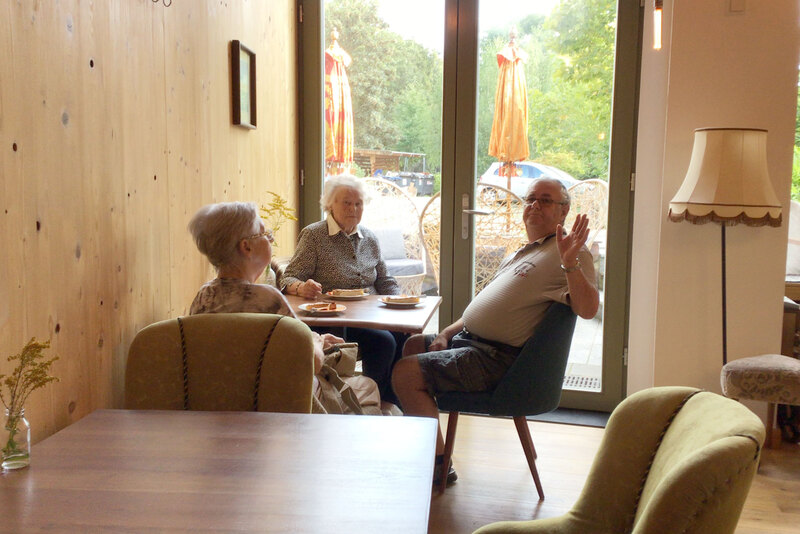Brambor Pflegedienstleistungen Tagespflege Sonne Senioren Ausflug Kaffee Bioladen