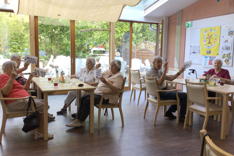 brambor pflegedienst tagespflege sonne klienten spiel gesellschaft senioren freude