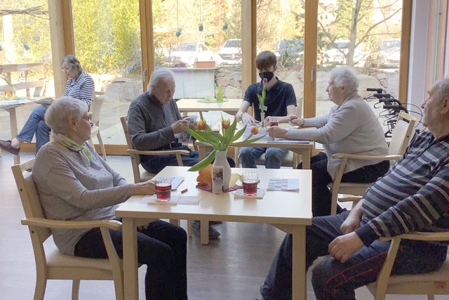 brambor pflegedienst tagespflege zur sonne doebeln klienten spiele gemeinschaft senioren