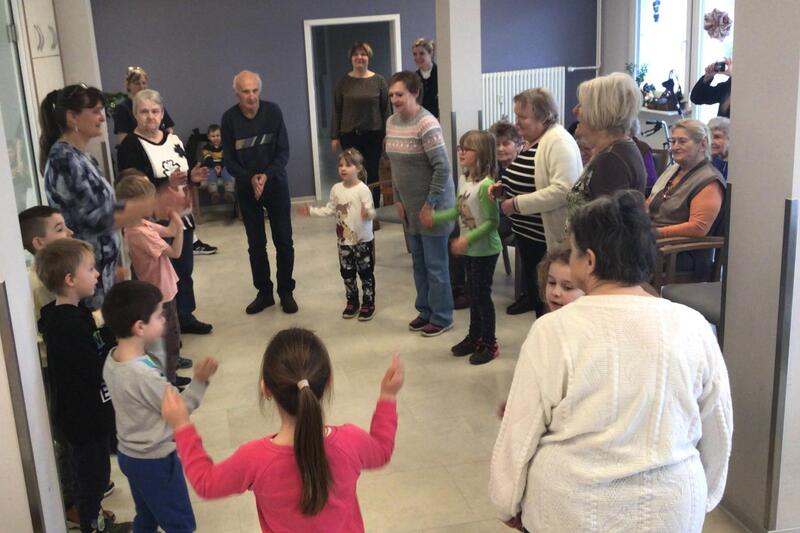 brambor pflegedienstleistungen tagespflege sonnenterrassen kinder kindergarten doebeln tanz