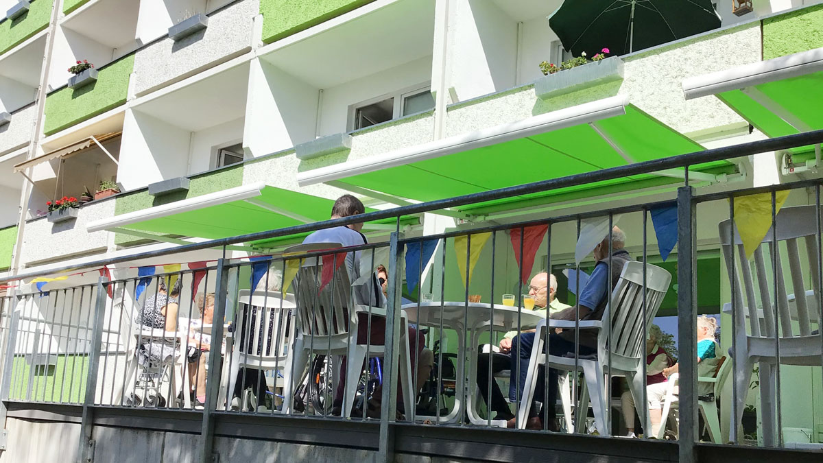 Brambor pflegedienst tagespflege sonnenterrassen klienten sommer  terrasse 