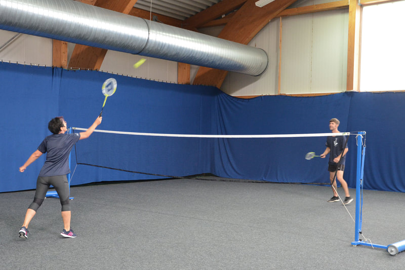 Brambor Pflegedienst Teamevent mitarbeiter sport aktiv welwel badminton spass