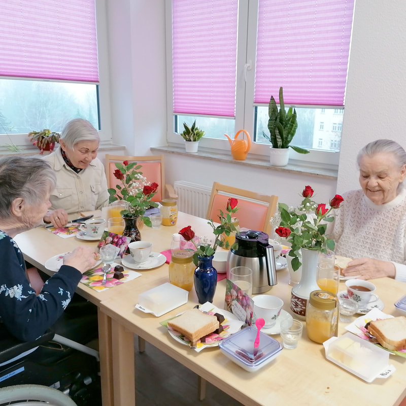 Brambor Pflegedienst Betreutes Wohnen Waldheim Mieterinnen Pflege Frauentag 2021