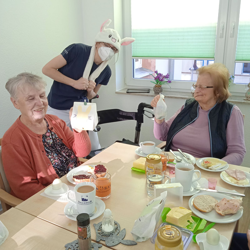 Brambor Pflegedienst Ostern Waldheim Ostern Betreutes Wohnen Team und Klienten