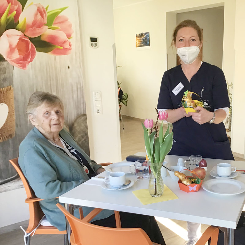 Brambor Pflegedienst Ostern Rosswein Ostern kurzzeitpflege mitarbeiter und klientin