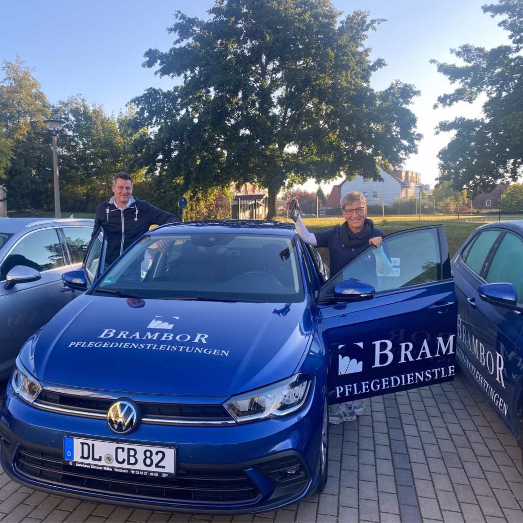 Übergabe neuer Dienstwagen, Foto 3