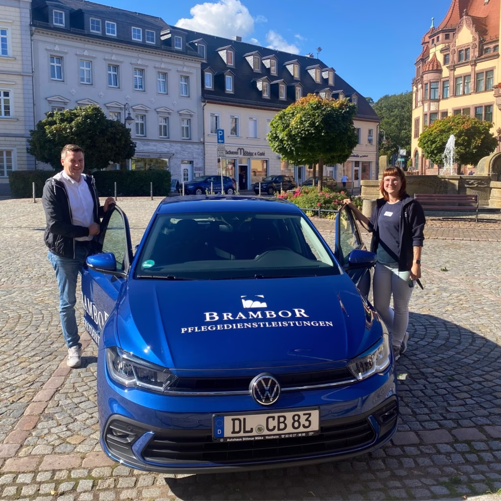 Übergabe neuer Dienstwagen, Foto 4