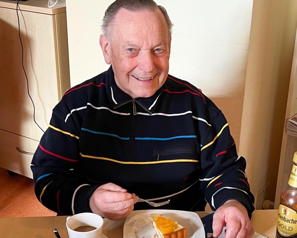 Foto zum Beitrag „Roßweiner Spielmannszug bereitet Senioren eine Freude“: Roßwein musiknachmittag bäcker zschiesche