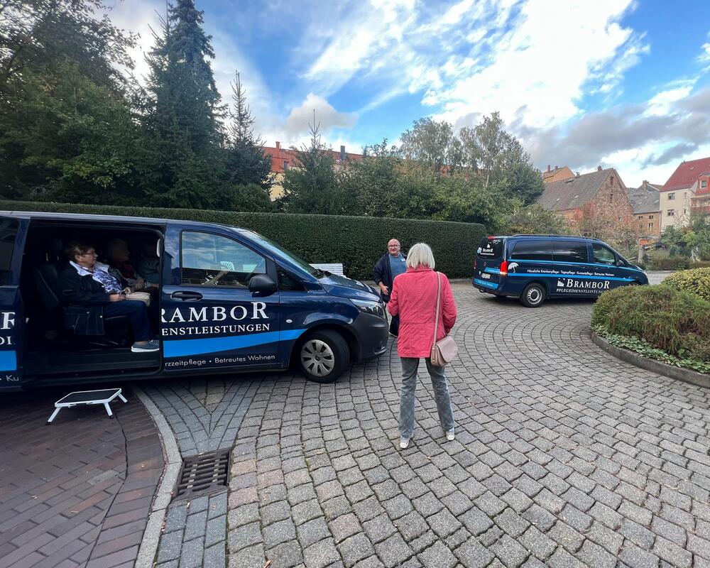 Foto zum Beitrag „Roßweiner Spielmannszug bereitet Senioren eine Freude“: Roßwein musiknachmittag fahrdienst