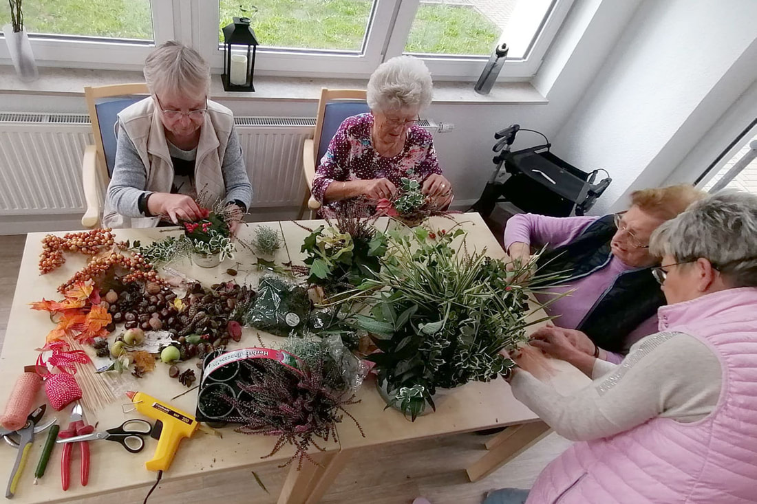 Herbstliches Basteln im Betreuten Wohnen