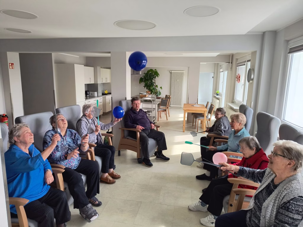 Bewegungsspiele in der Tagespflege, Foto 3