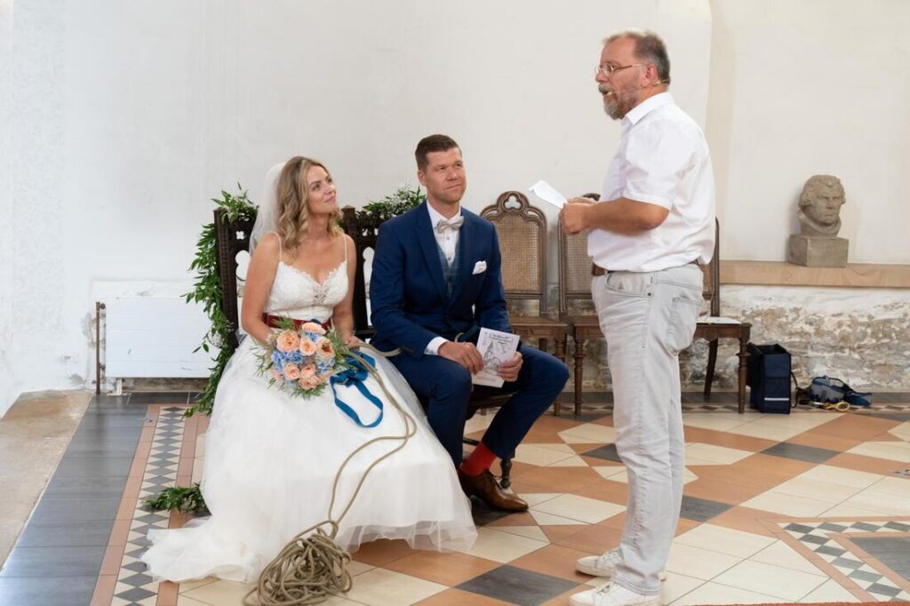 Foto zum Beitrag „Traumhochzeit beim Pflegedienst Brambor“: hochzeit benjamin und franziska symbold der verbundeheit