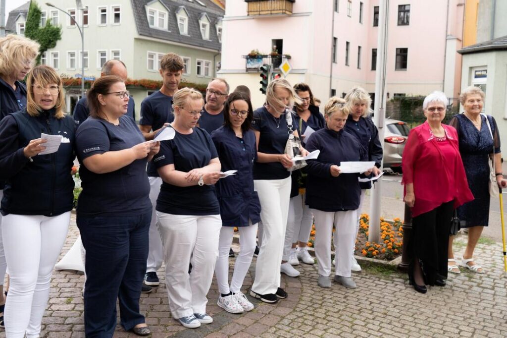 Foto zum Beitrag „Traumhochzeit beim Pflegedienst Brambor“: hochzeit benjamin und franziska mitarbeiter programm