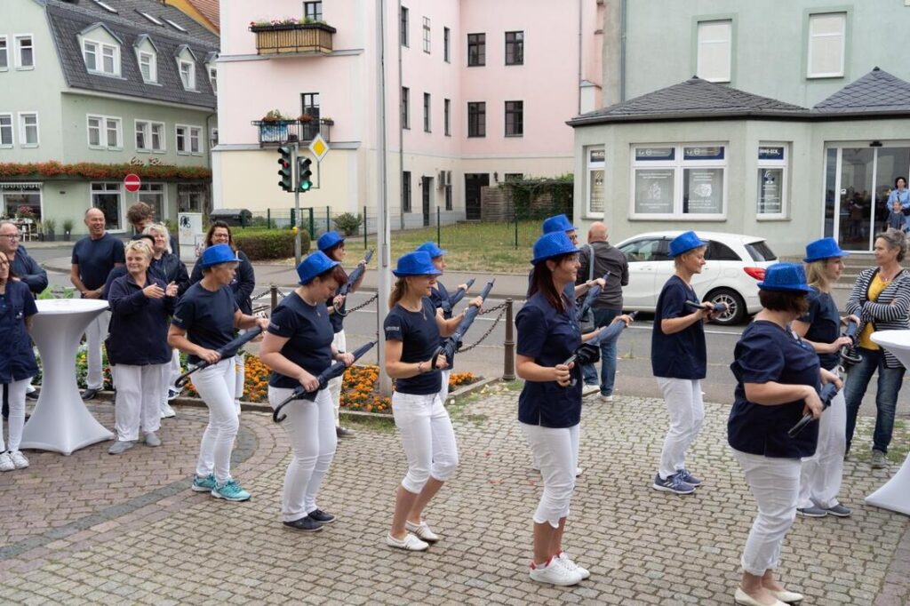 Foto zum Beitrag „Traumhochzeit beim Pflegedienst Brambor“: hochzeit benjamin und franziska bramborianer programm