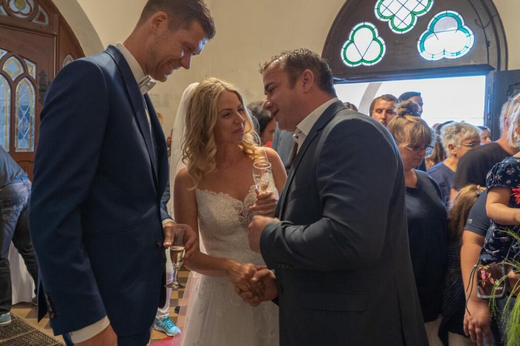 Foto zum Beitrag „Traumhochzeit beim Pflegedienst Brambor“: hochzeit benjamin und franziska gratulation nulde
