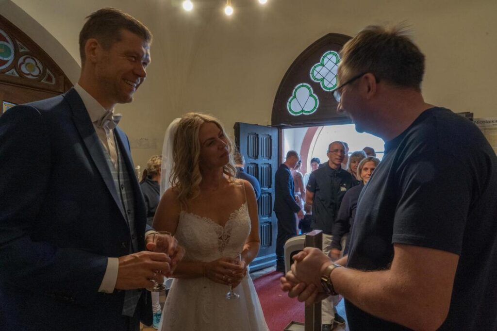 Foto zum Beitrag „Traumhochzeit beim Pflegedienst Brambor“: hochzeit benjamin und franziska glückwünsche von prokurist maik herbrig
