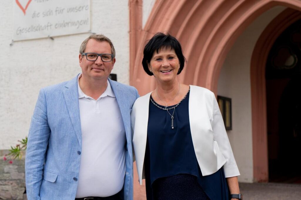 Foto zum Beitrag „Traumhochzeit beim Pflegedienst Brambor“: hochzeit benjamin und franziska markus weinert und cornelia