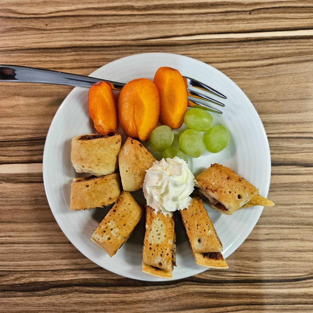 Eierkuchen backen in der Tagespflege, Foto 4