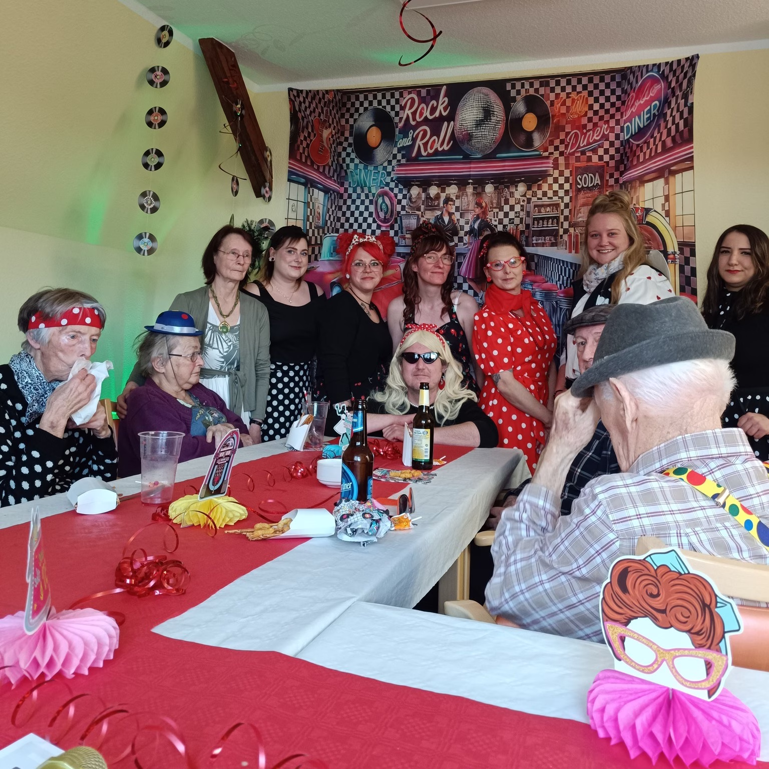 Fasching im Stil der 50er Jahre im Betreuten Wohnen Waldheim