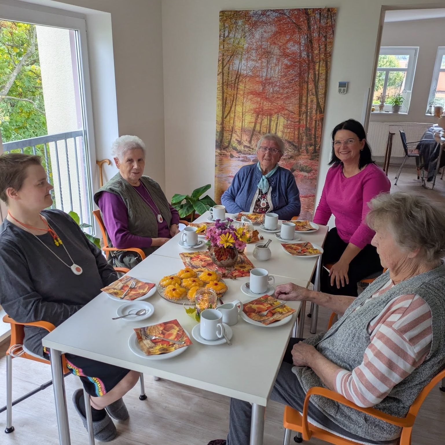 Herbstliche Kreativmomente und Erntedank in der Kurzzeitpflege