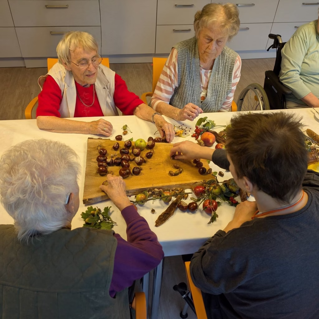 Herbstbasteln und Erntedank in der Kurzzeitpflege, Foto 8