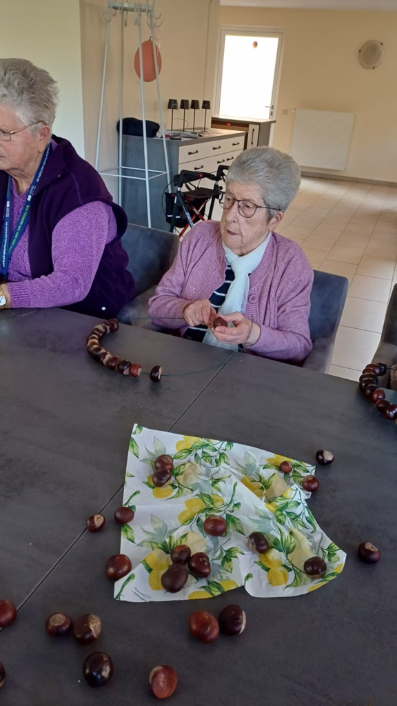 Herzkränze aus Kastanien im Betreuten Wohnen, Foto 5