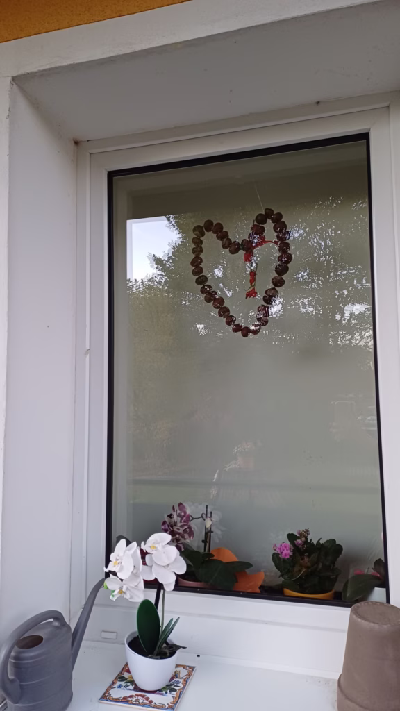 Herzkränze aus Kastanien im Betreuten Wohnen, Foto 8