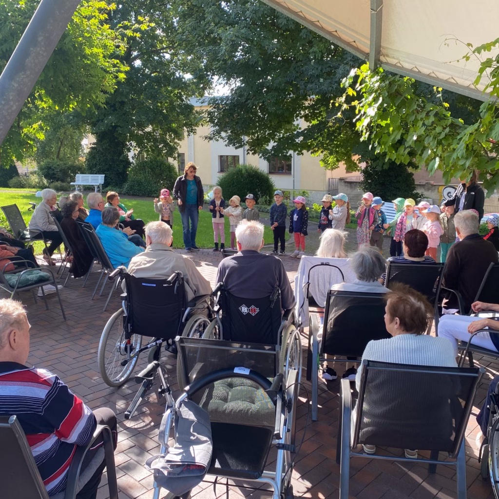 Kinderbesuch in Tagespflege und Kurzzeitpflege, Foto 4