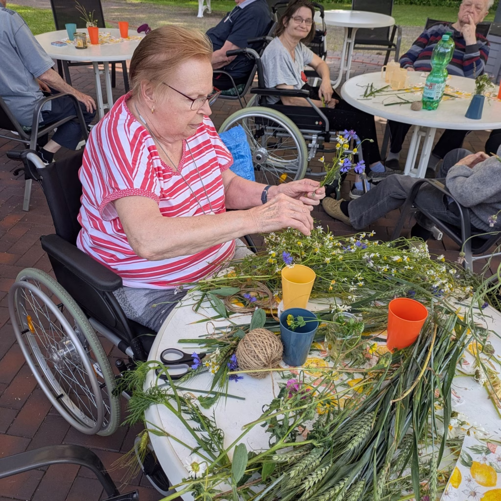 Blumen binden im Freien, Foto 4