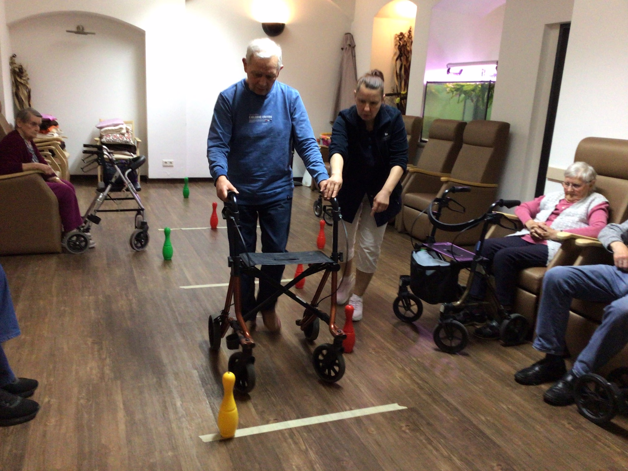 Sicherheit im Alltag stärken: Rollator-Parcours in der Tagespflege