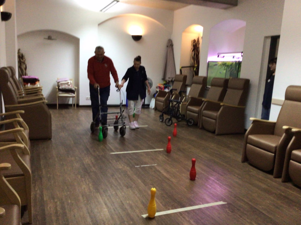 Rollator-Parcours in der Tagespflege, Foto 8