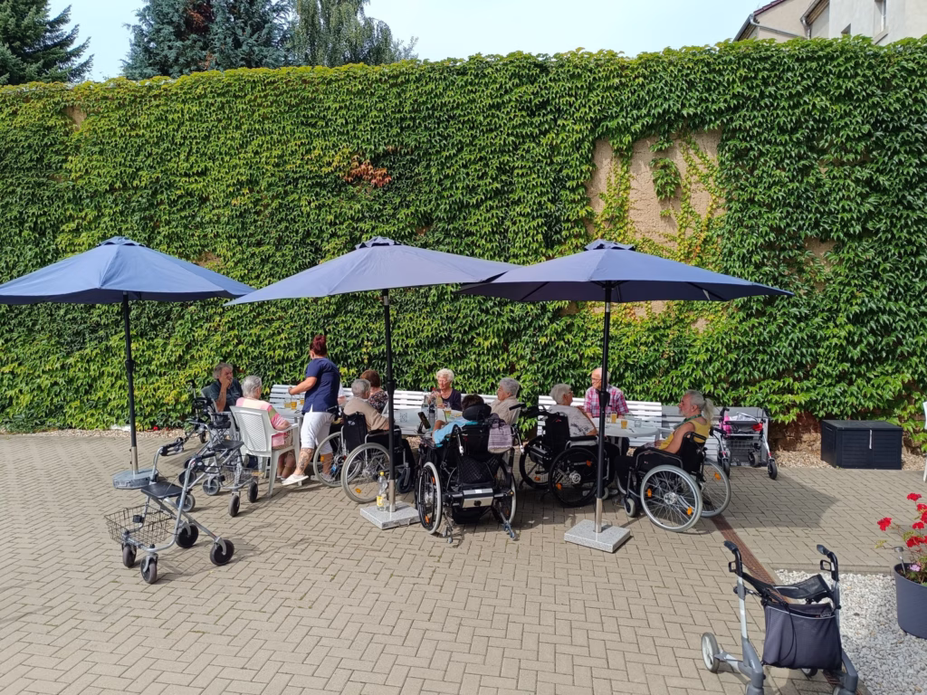 Mittagessen im Freien in Waldheim, Foto 5