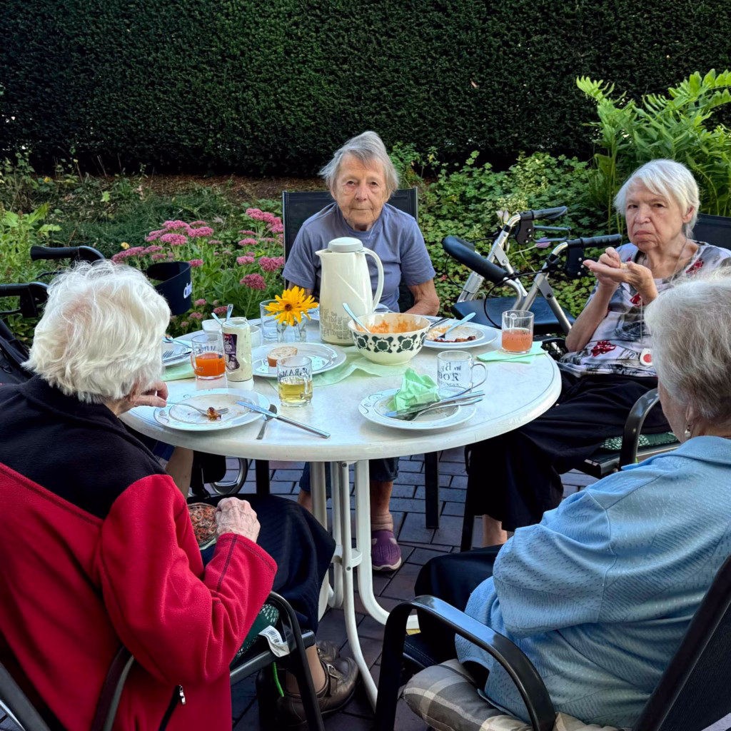 Mittagessen im Rüderpark, Foto 4