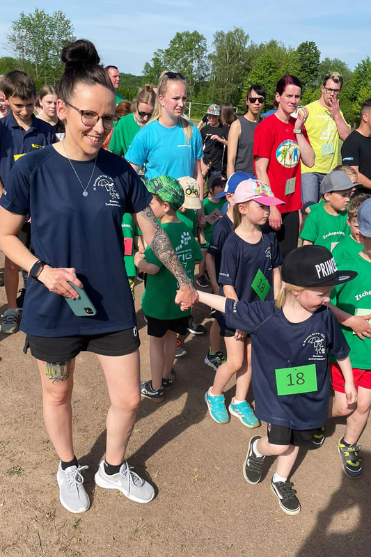 Foto zum Beitrag „Laufen für die Kinderkrebsforschung“: spende lauf aktion waldheim 2022 team sozial