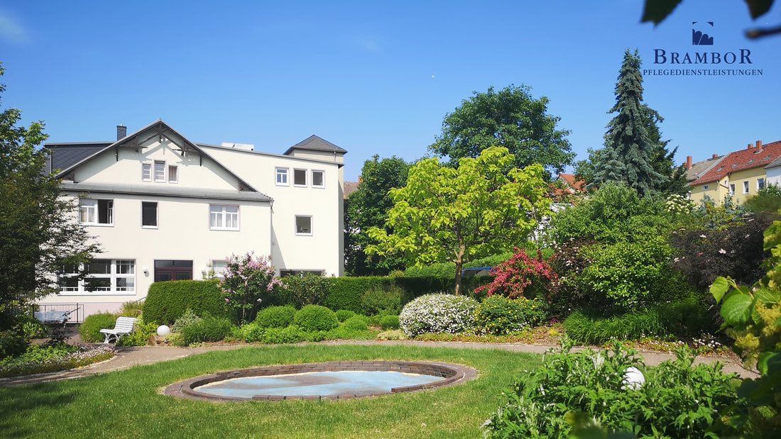 Villa „Zum Rüderpark“ in Roßwein mit Garten und rundem Wasserbecken